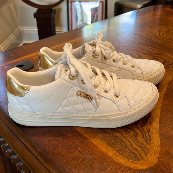 Guess Shoes Guess Sz 7 Womens Loven Casual Laceup Sneakers Poshmark